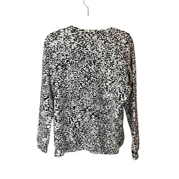 Athleta Balance printed black and white animal print oversized pullover size S - Picture 6 of 6